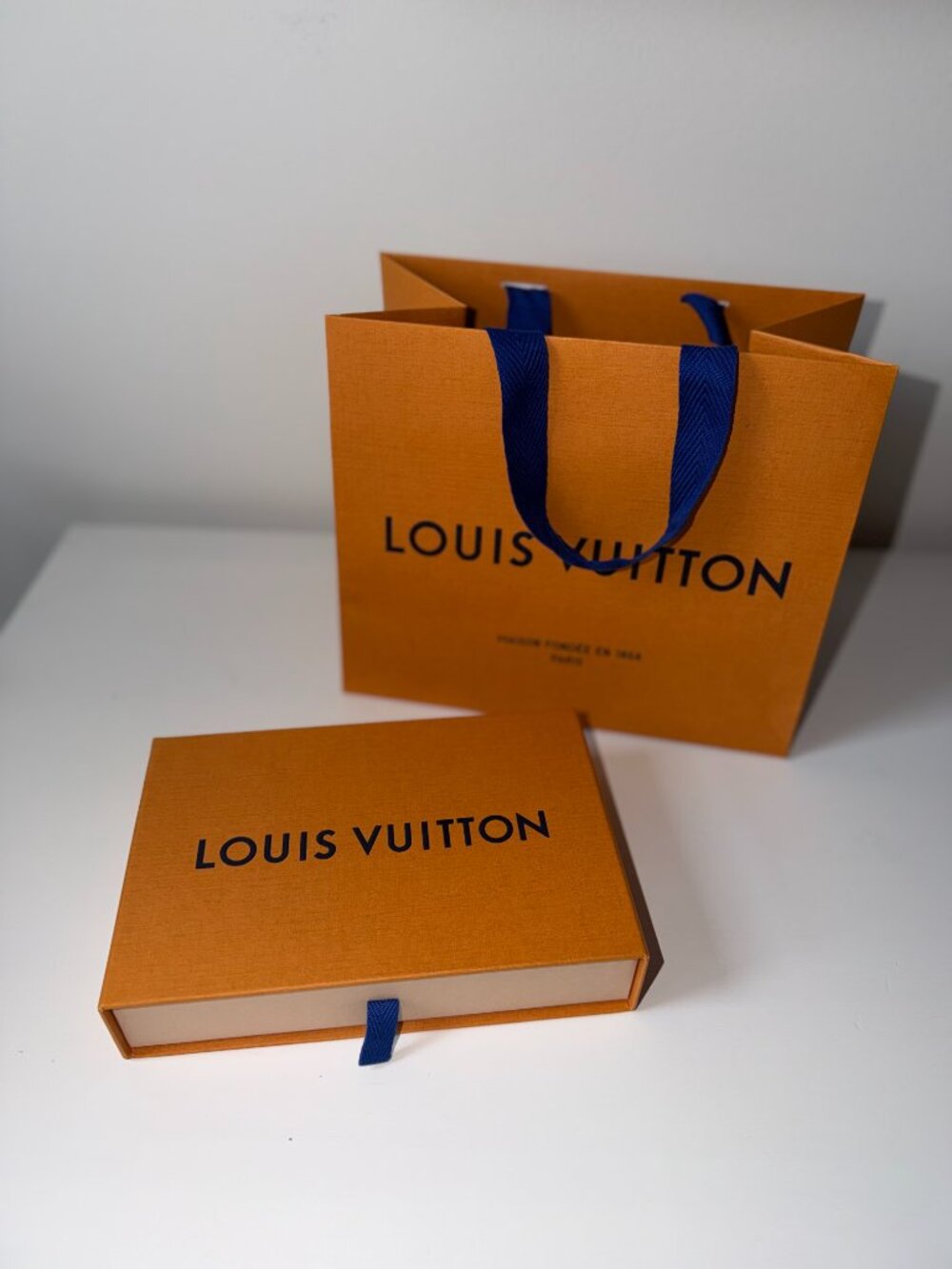 LV Emilie Wallet - Picture 3 of 11